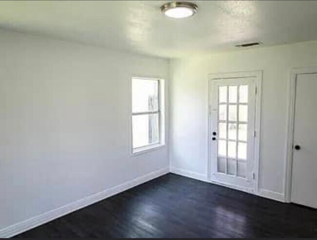 Building Photo - 2613 28th St