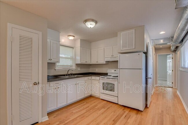 Building Photo - 1436 Spring Hill Terrace