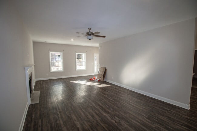 Building Photo - 603 N Kevin Ct