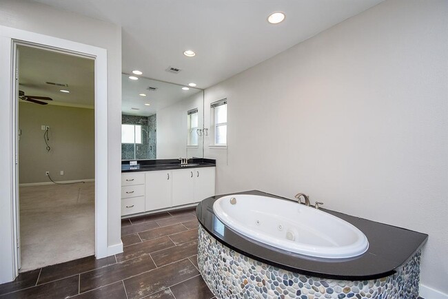 Building Photo - 5531 Yarwell Dr