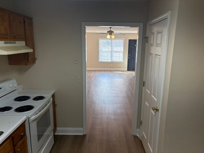 Building Photo - 1214 Beaver Creek Dr