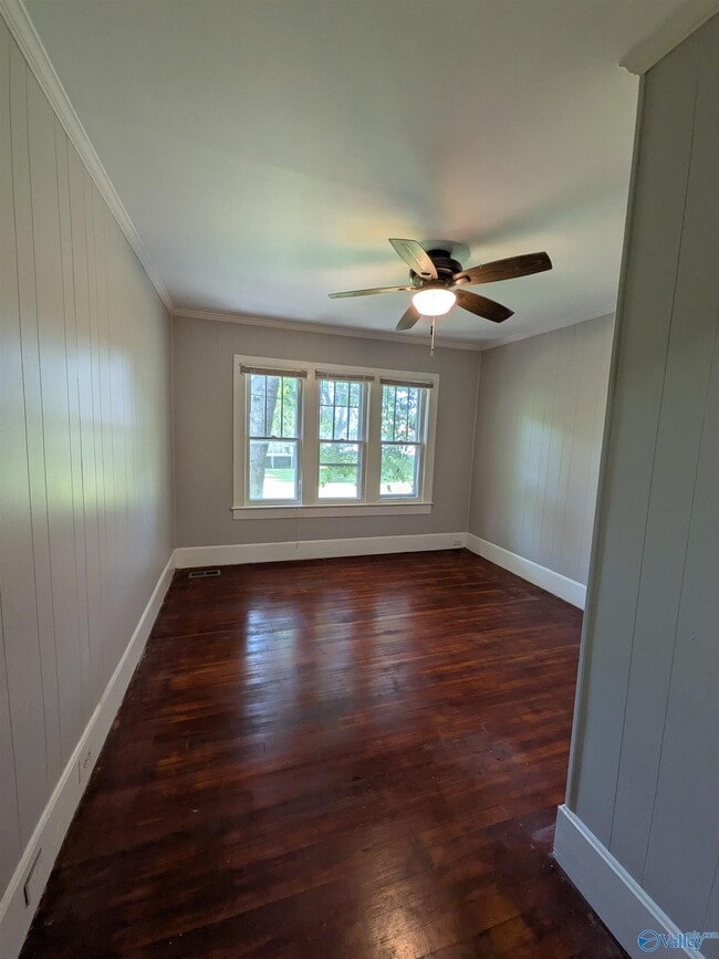 Building Photo - 2404 Whitesburg Dr