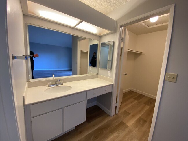 Building Photo - ALMADEN VALLEY - Spacious single story home with fenced yard, great location