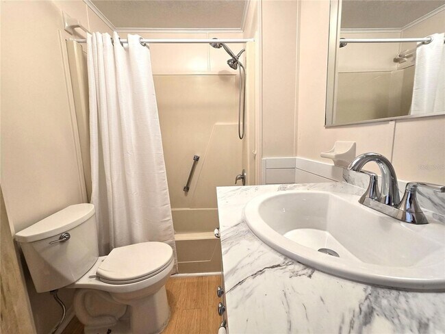 Building Photo - 309 Lakedale Dr