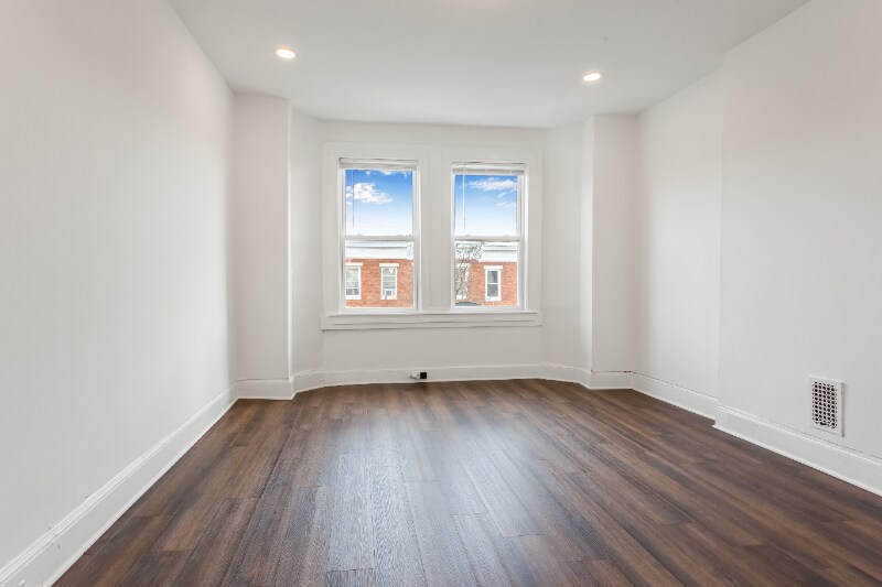 Building Photo - 2212 W Fayette St