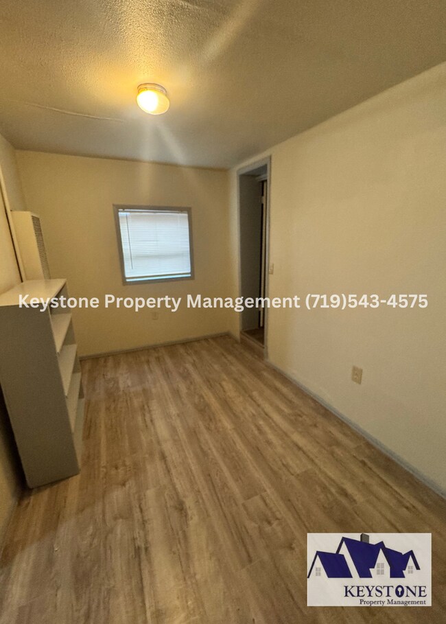 Building Photo - 1st MONTH FREE!!!  Downtown Studio Unit with Dedicated Entrance! $700/$700