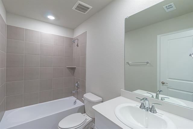 Building Photo - 2216 Dunbar Dr
