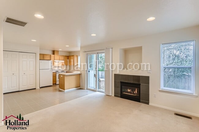 Building Photo - 3060-3062 Lazy River Dr