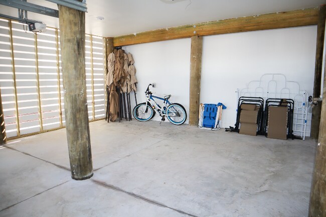 Building Photo - 38893 Verandah Bay Drive