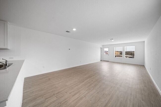 Building Photo - 241 Tahoe Ave