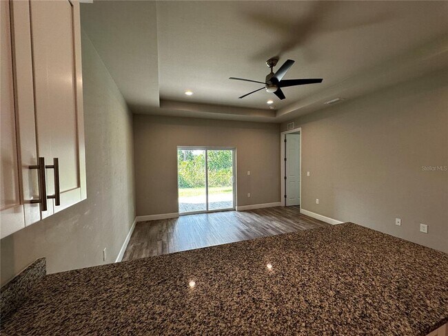 Building Photo - 1123 Albany Ave