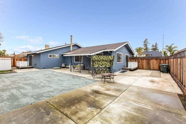 Building Photo - 431 Paul Dr