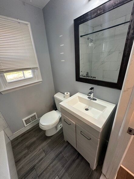 Building Photo - 565 Hunter Ave