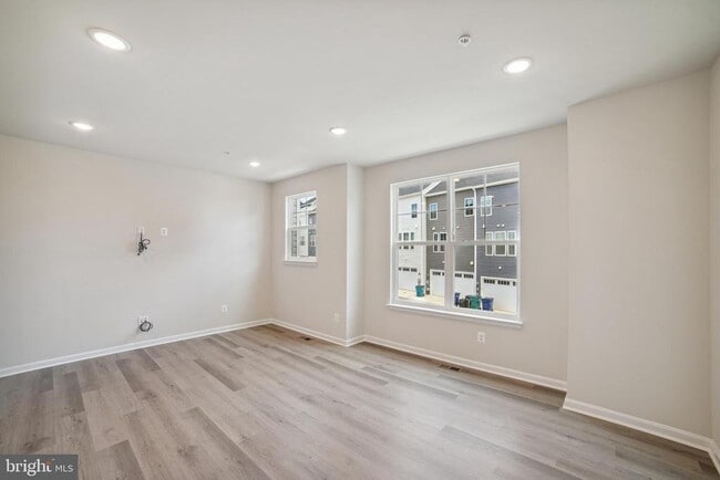 Building Photo - 2513 Gatwick Ln