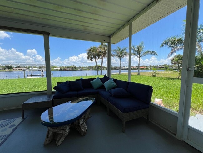 Building Photo - $3,300/month ** Short Term / Seasonal - Fu...