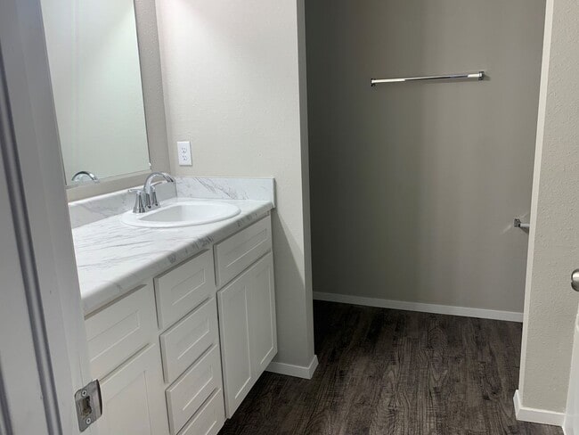 Building Photo - This is a very well maintained home in the desirable Bixby School district.