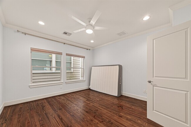 Building Photo - 1510 Crockett St