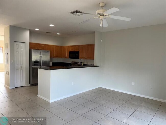 Building Photo - 8227 SW 27th St