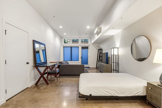 Building Photo - 18-20 N Monroe St