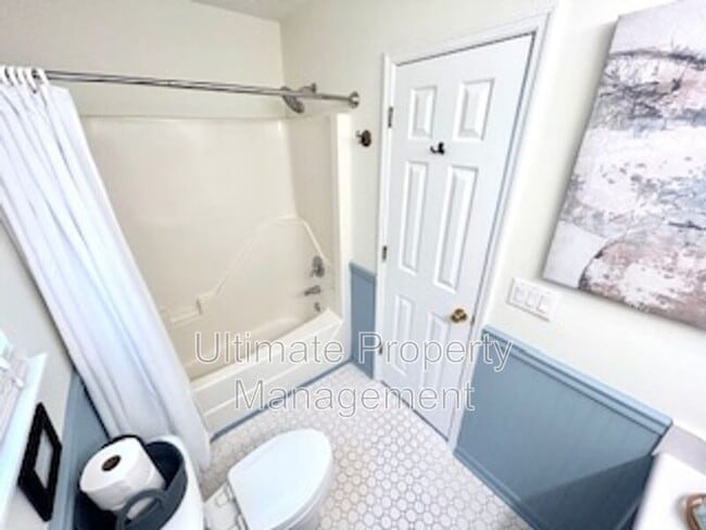 Building Photo - 2447 Frink Lake Dr