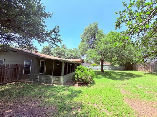 Building Photo - 8701 Parkfield Dr