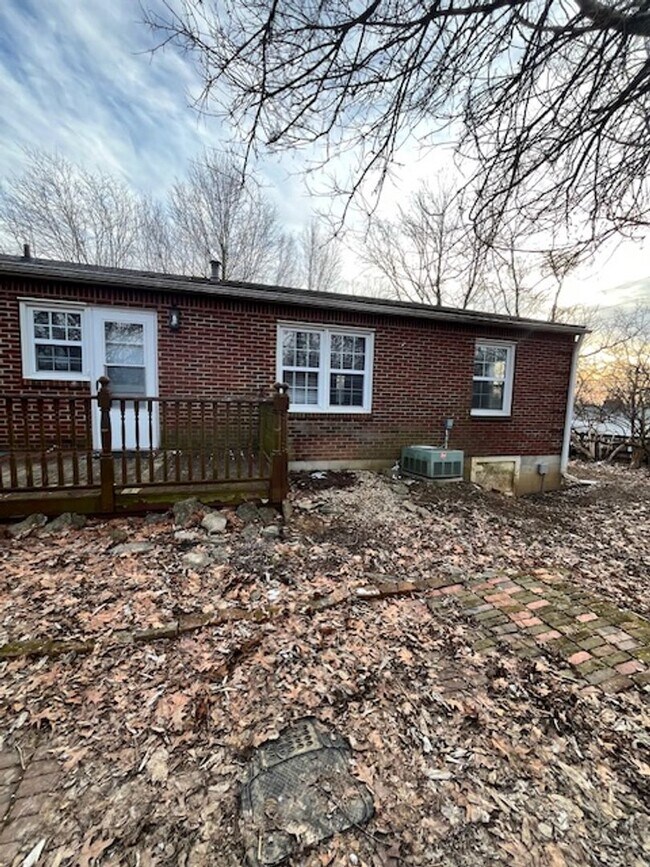 Building Photo - Charming 3-bedroom, 1-bath in Wilmore, KY