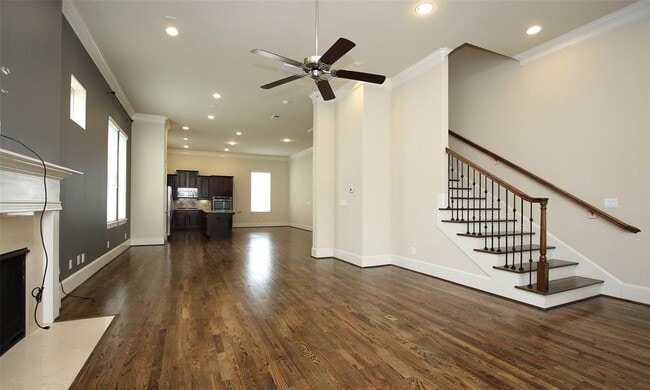 Building Photo - 2027 Fannin Station W