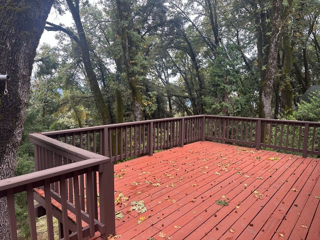 Building Photo - Charming Cascade Shores Retreat 2/1 1,000 ...