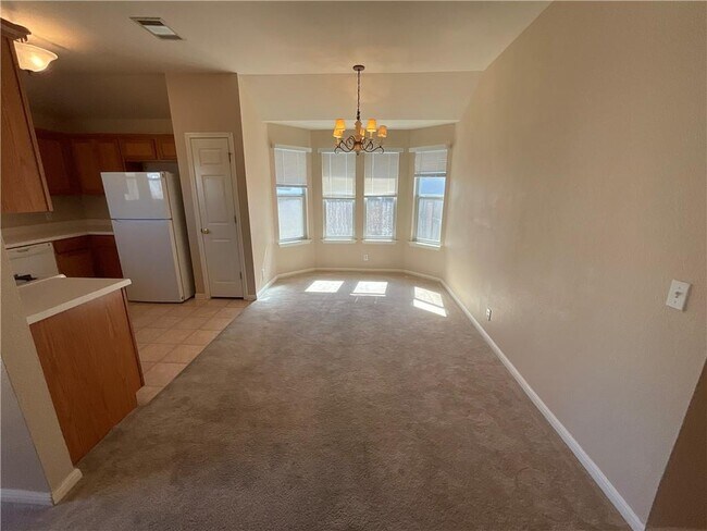 Building Photo - 202 Dana Dr