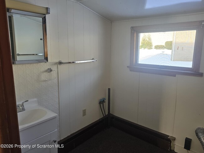 Building Photo - 60 Italy St