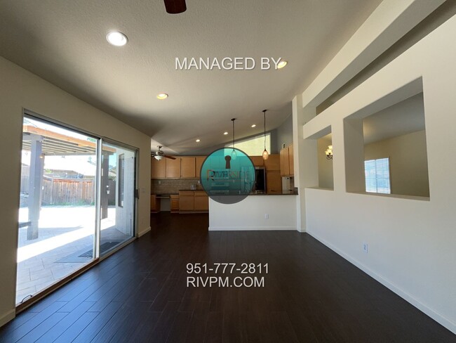 Building Photo - DREAM RENTAL POOL HOME IN RIALTO!!