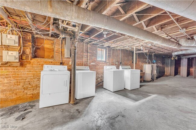 Building Photo - 13605 Othello Ave