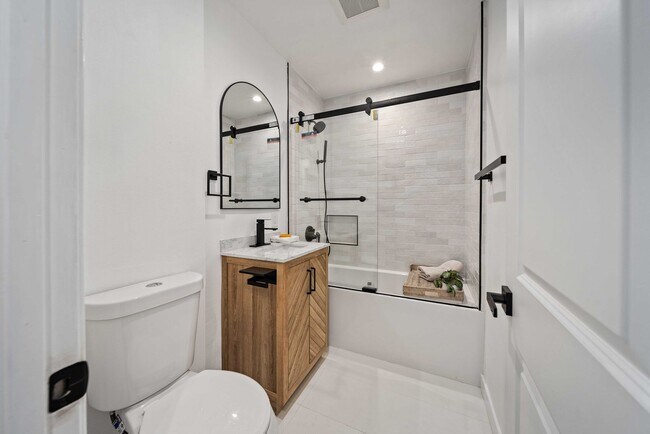 Building Photo - 11946 Aneta St