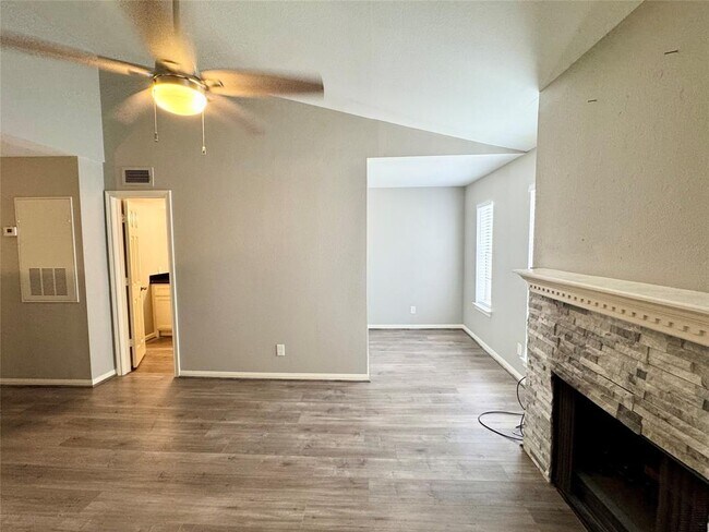 Building Photo - 14600 Fonmeadow Dr