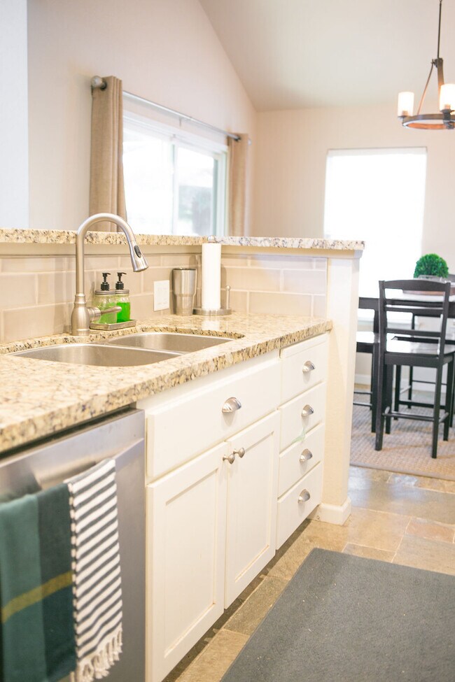 8000 Kroll Way 8000 Kroll Way Bakersfield CA 93311 Apartment Finder