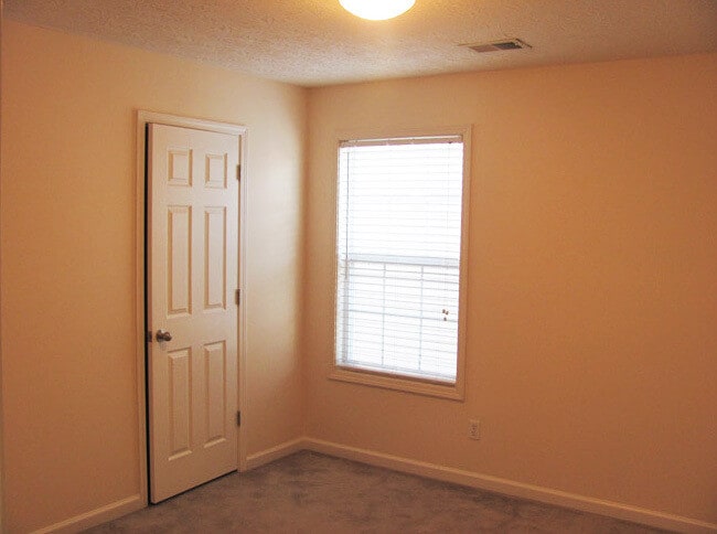 Building Photo - COMING SOON-BEAUTIFUL ALL ELECTRIC HOME in...