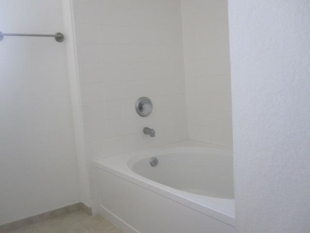 Building Photo - 3020 Alcazar Pl