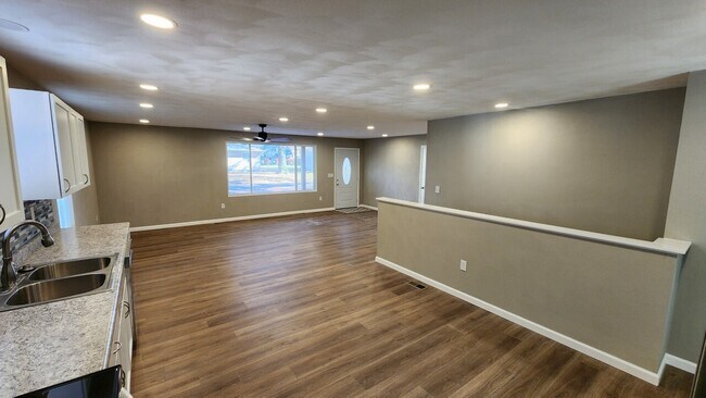 Building Photo - 415 Kansas Avenue