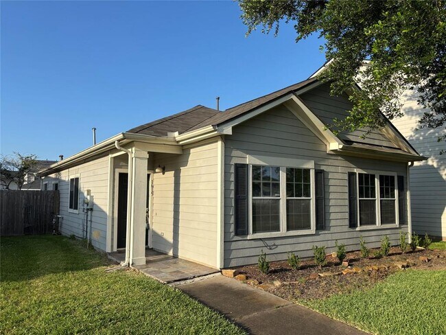 Building Photo - 1615 Palcio Real Dr