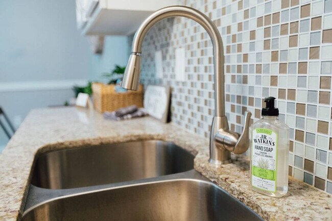 Building Photo - 117 Spring St