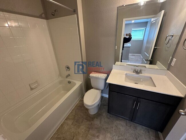 Building Photo - 21772 E 8th Ave