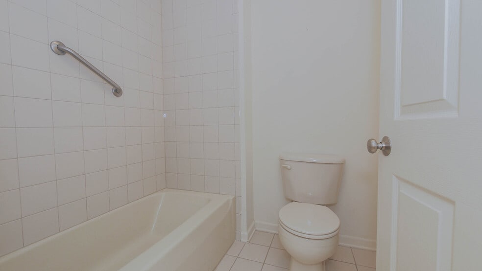 Building Photo - 4 Chelsea Ct