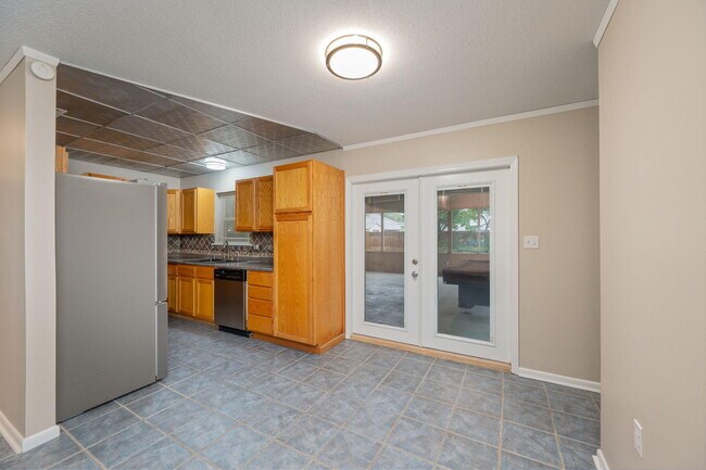 Building Photo - 713 Gibbs Ave