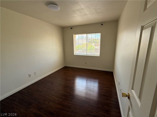 Building Photo - 10116 Desert Wind Dr