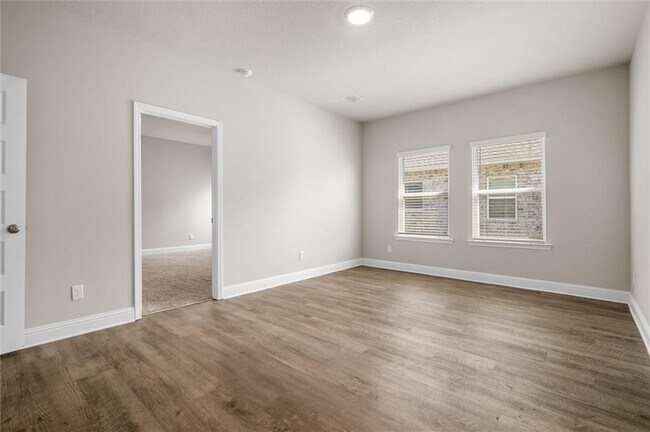 Building Photo - 10528 Redland St N