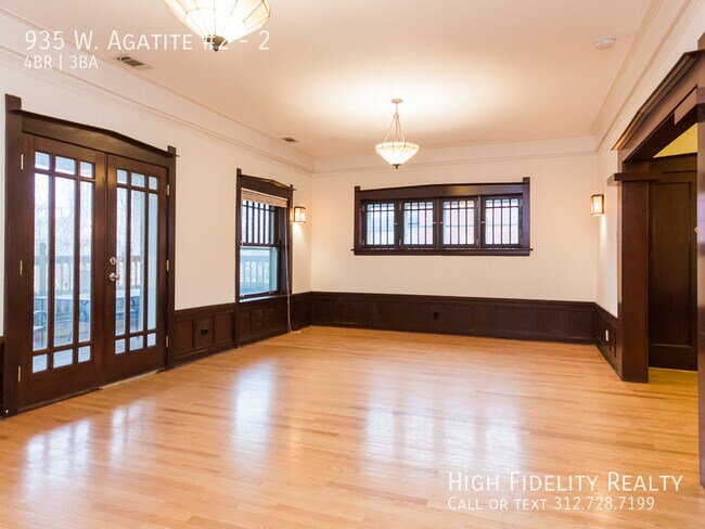Building Photo - 935 W Agatite Ave