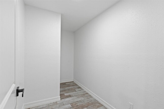 Building Photo - 5425 Jeffrey St