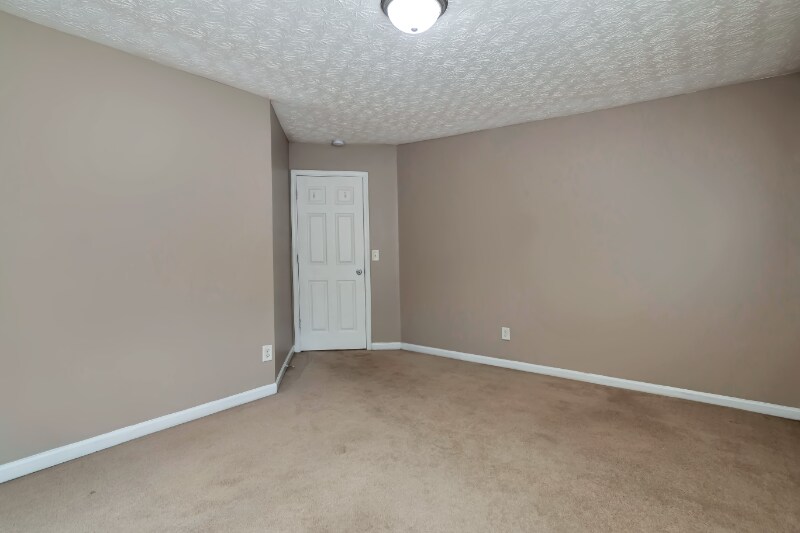 Building Photo - 3999 Riverside Pkwy