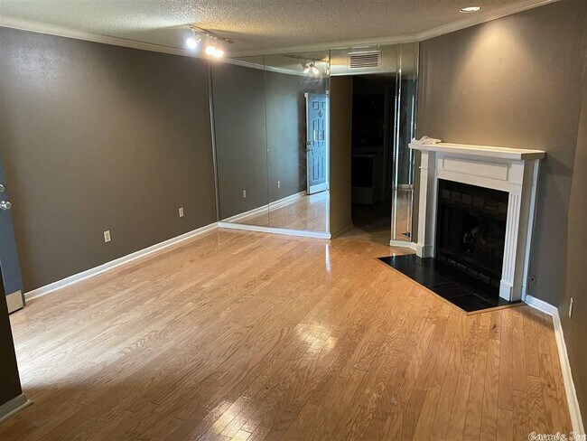 Building Photo - 2221 Wentwood Valley Dr
