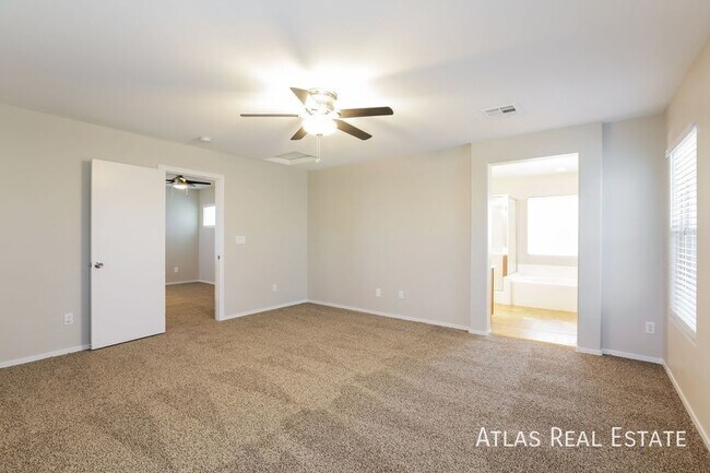 Building Photo - 5913 Tamarack Lodge Ln